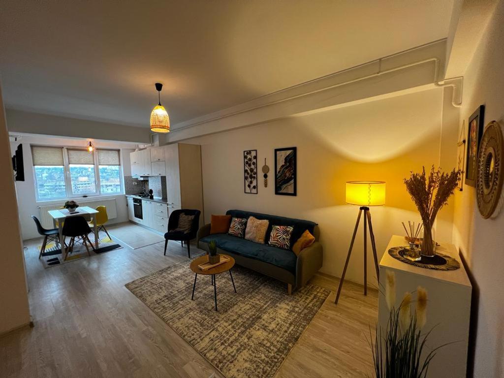 Cozy Accommodation Central City - Iasi Bagian luar foto