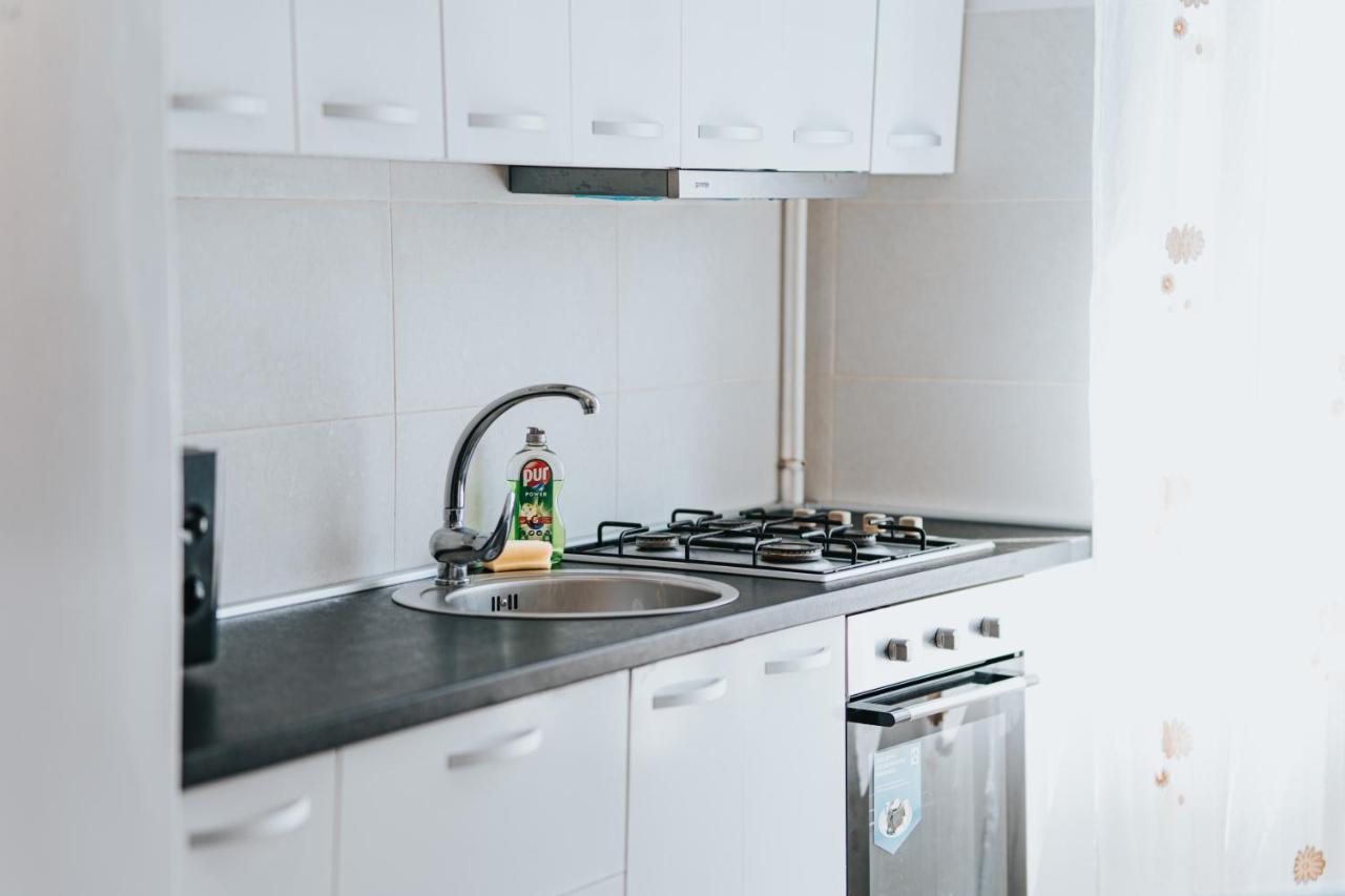 Cozy Accommodation Central City - Iasi Bagian luar foto