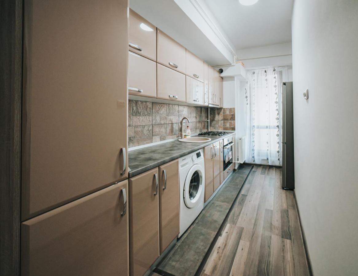 Cozy Accommodation Central City - Iasi Bagian luar foto