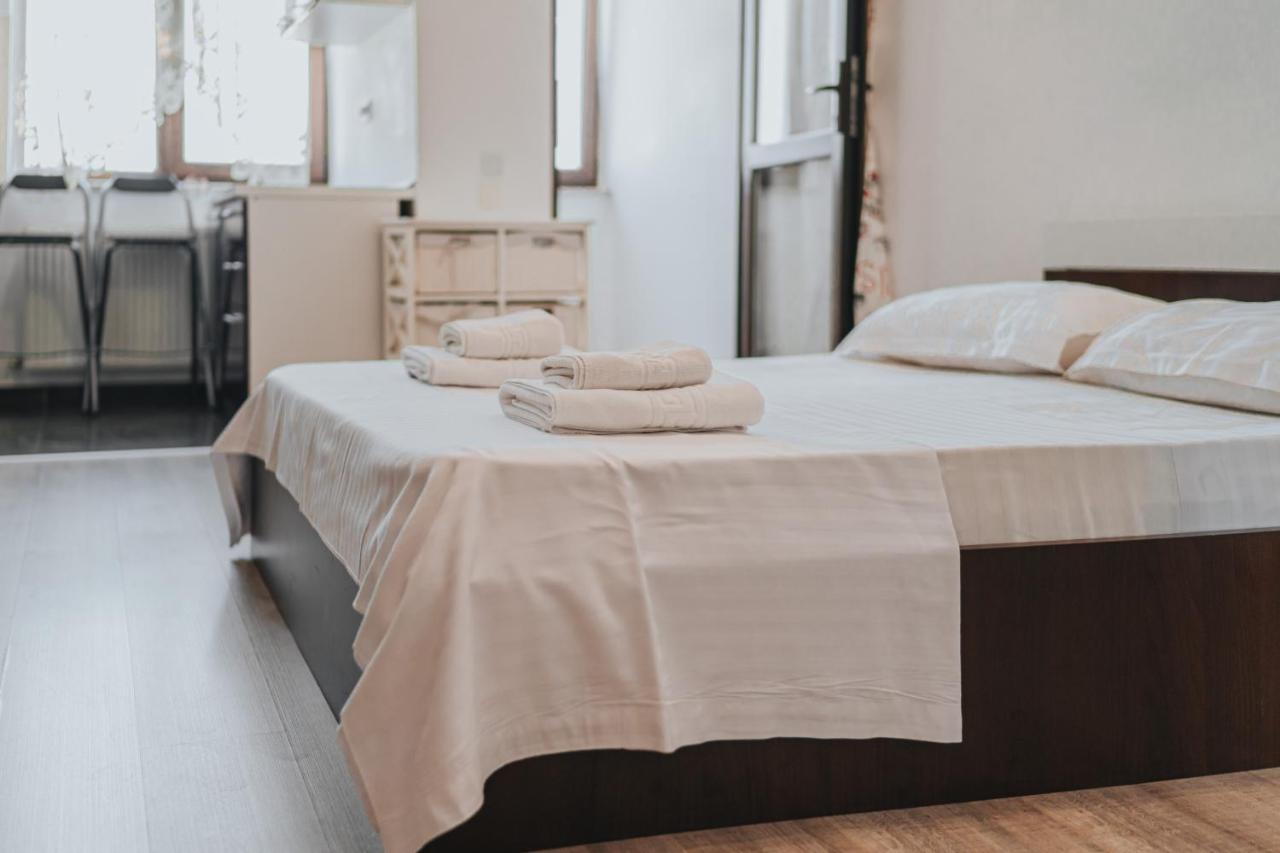 Cozy Accommodation Central City - Iasi Bagian luar foto