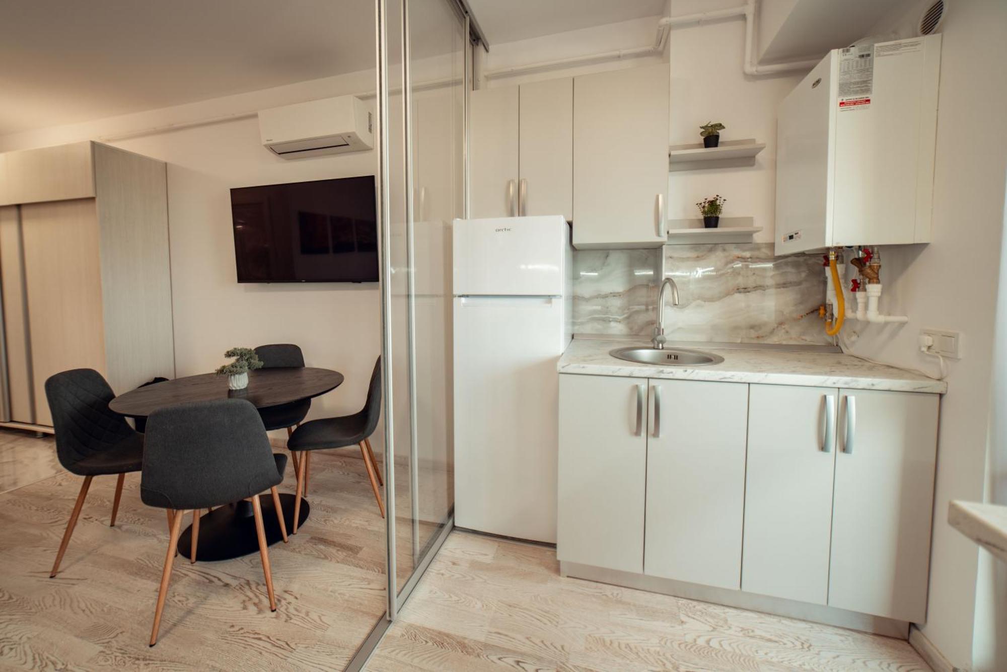 Cozy Accommodation Central City - Iasi Bagian luar foto